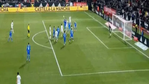 西疆格局剧变！重磅9人交易案曝光：勇士告别格林，湖人四大天王集结成型